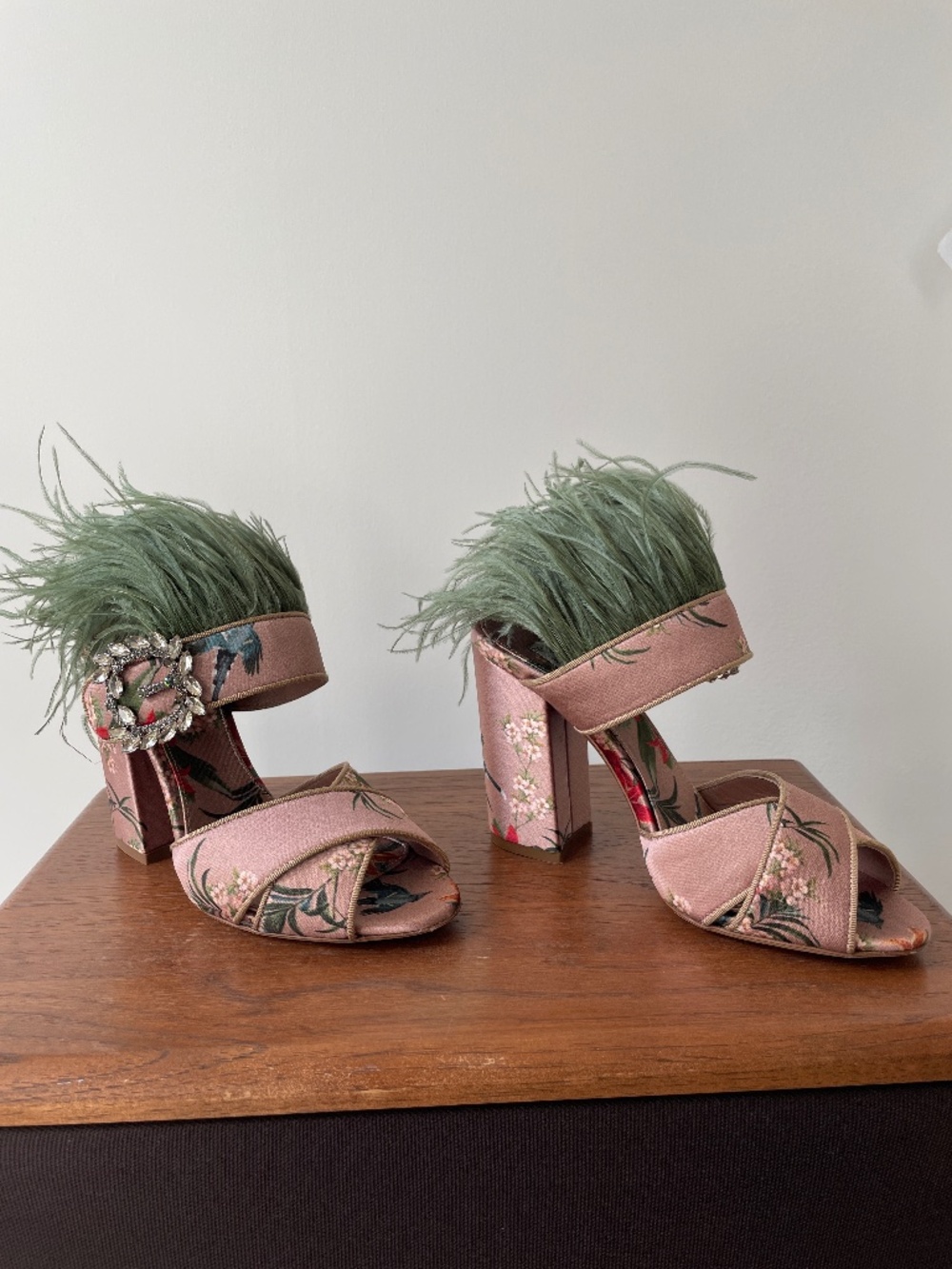 Tabitha Simmons Sz 37B Reyner Feather